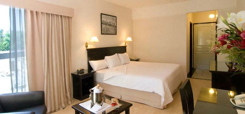 Hotel Ramada By Wyndham Buenos Aires à Vicente López Extérieur photo