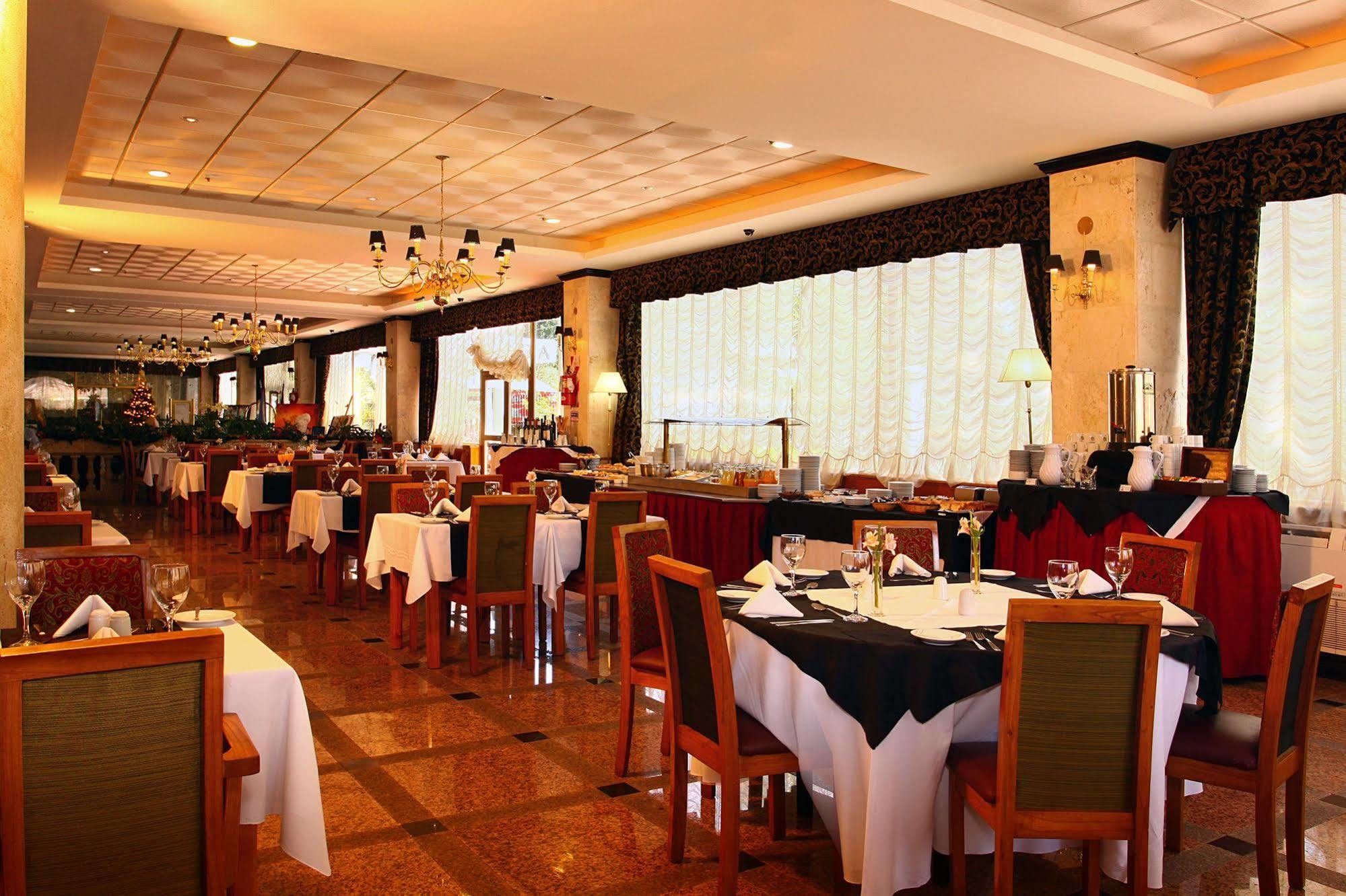 Hotel Ramada By Wyndham Buenos Aires à Vicente López Extérieur photo