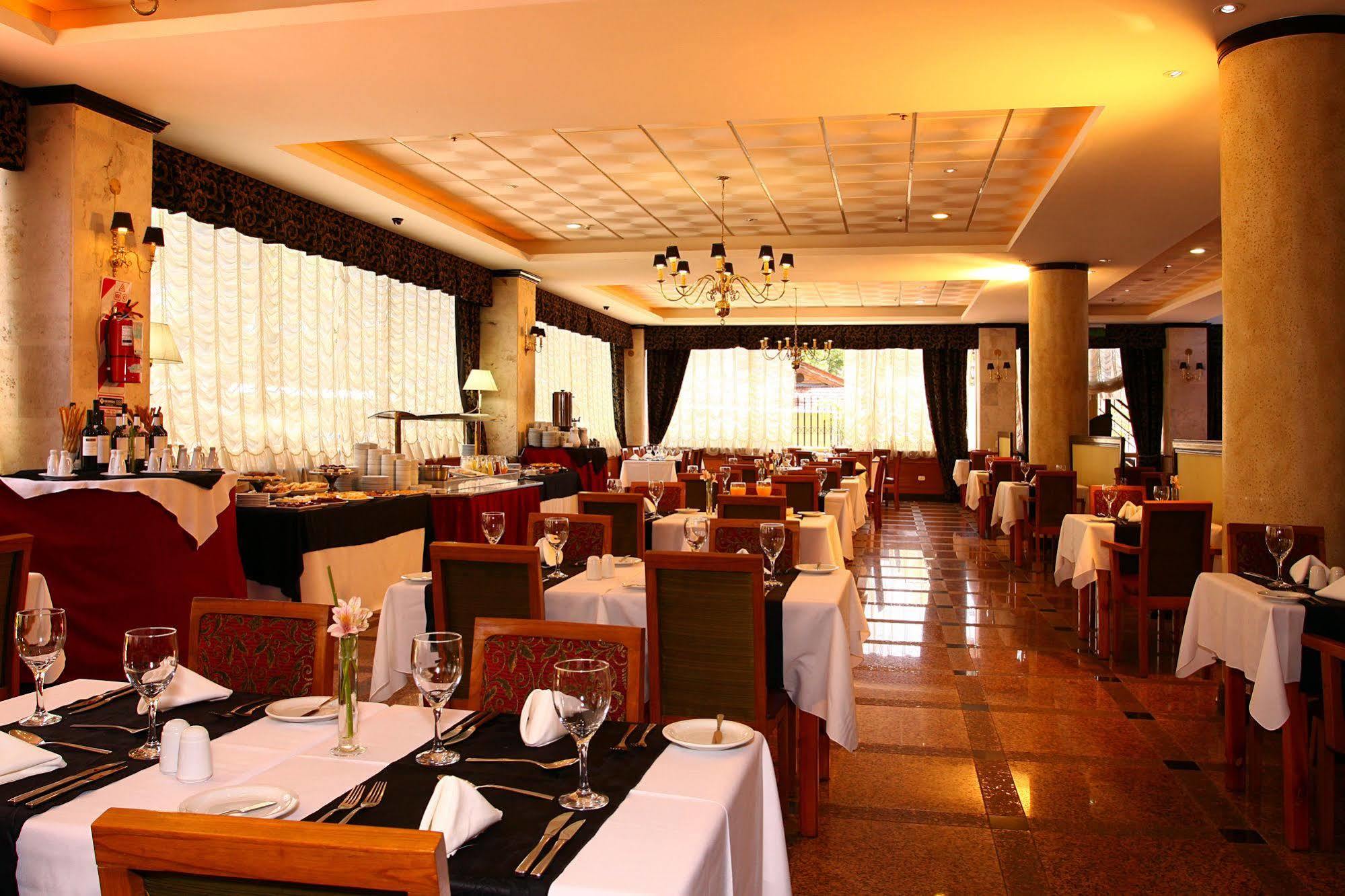 Hotel Ramada By Wyndham Buenos Aires à Vicente López Extérieur photo