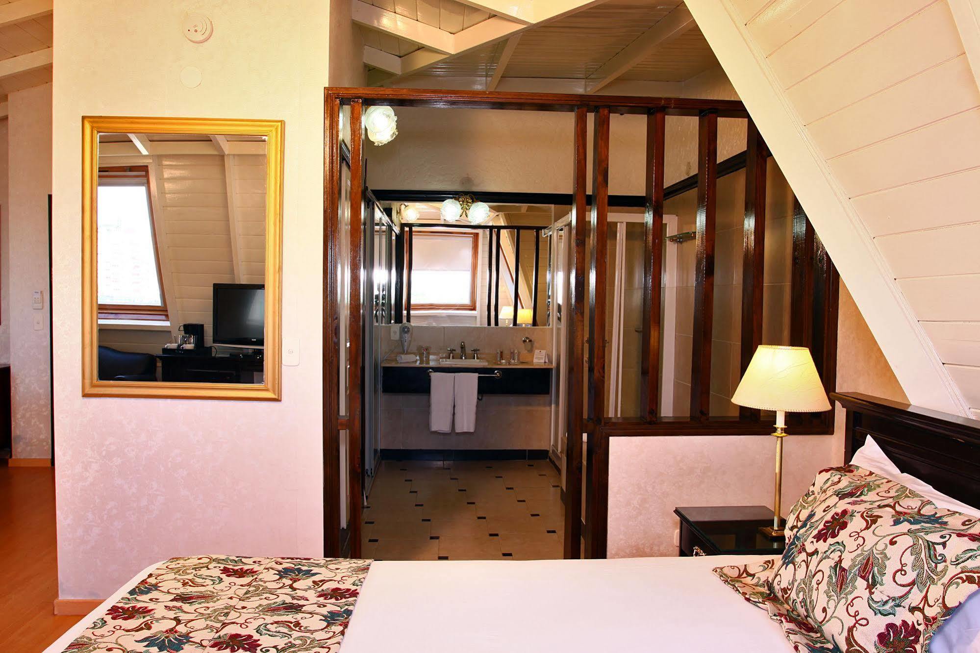 Hotel Ramada By Wyndham Buenos Aires à Vicente López Extérieur photo