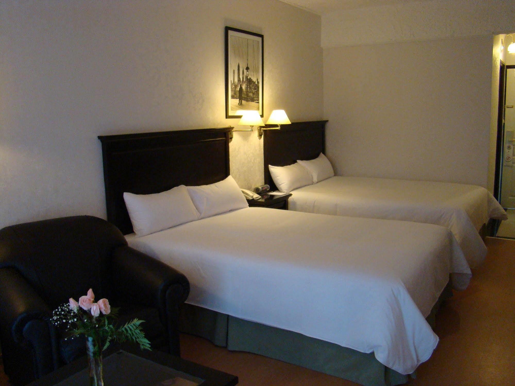 Hotel Ramada By Wyndham Buenos Aires à Vicente López Extérieur photo