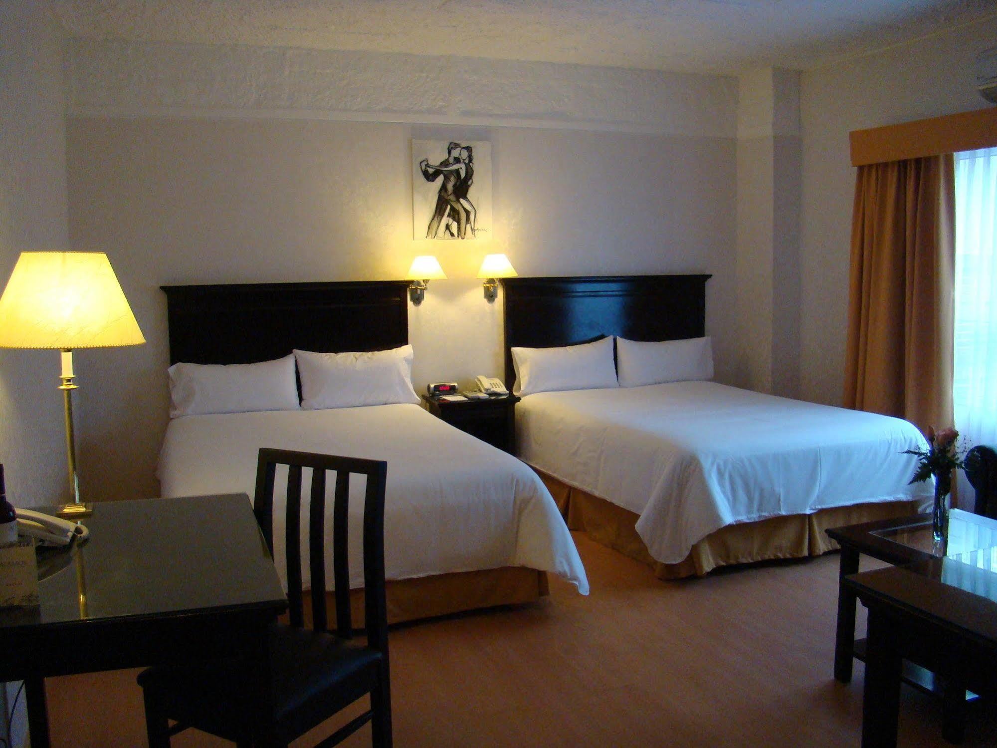 Hotel Ramada By Wyndham Buenos Aires à Vicente López Extérieur photo