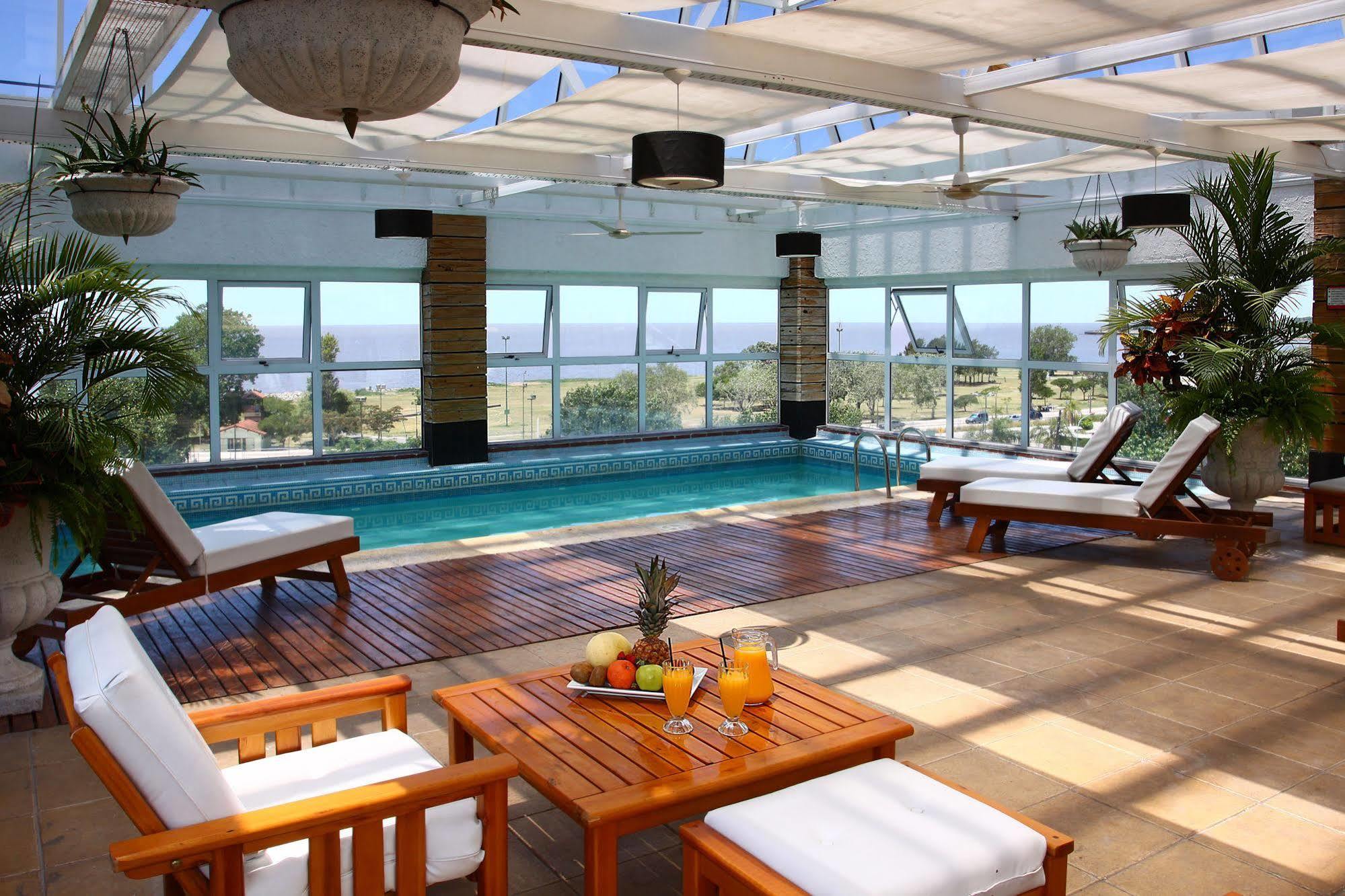 Hotel Ramada By Wyndham Buenos Aires à Vicente López Extérieur photo