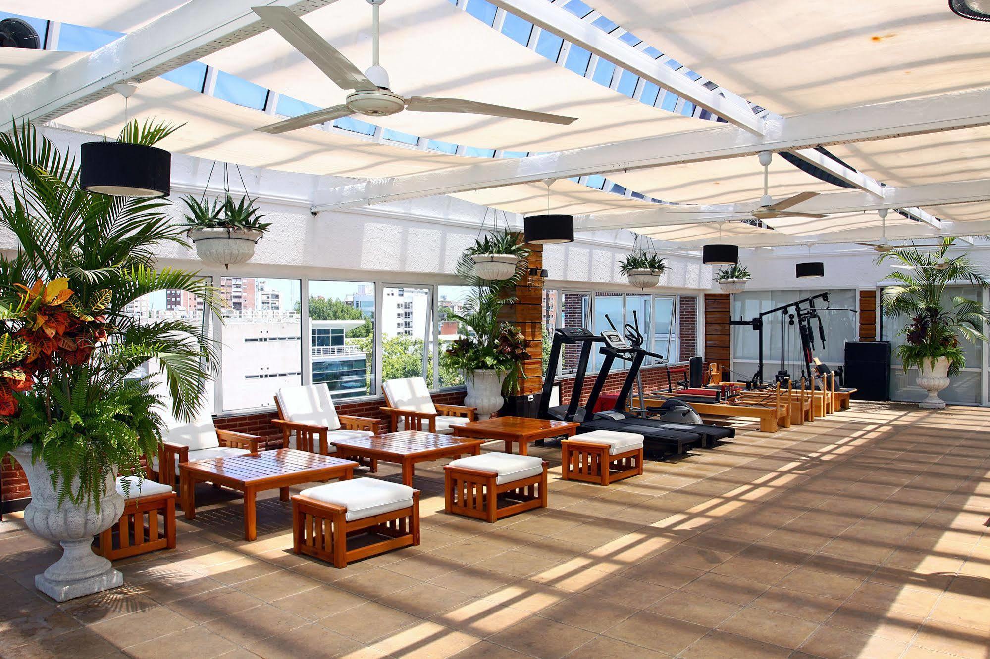 Hotel Ramada By Wyndham Buenos Aires à Vicente López Extérieur photo